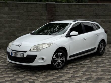 Белый Рено Меган, объемом двигателя 1.5 л и пробегом 275 тыс. км за 5749 $, фото 1 на Automoto.ua