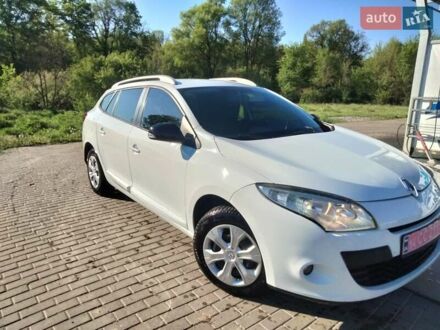 Рено Меган 2011 у Жмеренке на Automoto.ua Білий Рено Меган, об'ємом двигуна 1.46 л та пробігом 321 тис. км за 6500 $, фото 1 на Automoto.ua