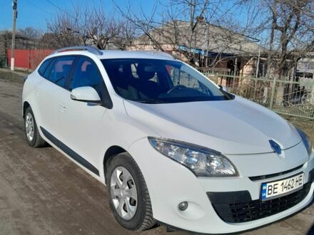 Белый Рено Меган, объемом двигателя 1.5 л и пробегом 270 тыс. км за 7000 $, фото 1 на Automoto.ua