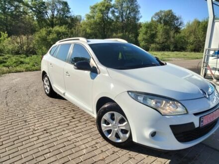 Рено Меган 2011 в Жмеренке на Automoto.ua Белый Рено Меган, объемом двигателя 1.5 л и пробегом 320 тыс. км за 6700 $, фото 1 на Automoto.ua