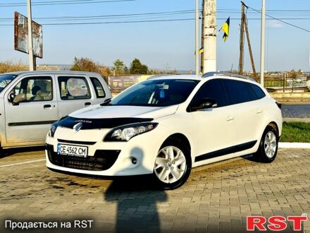 Белый Рено Меган, объемом двигателя 1.5 л и пробегом 24000 тыс. км за 6500 $, фото 1 на Automoto.ua