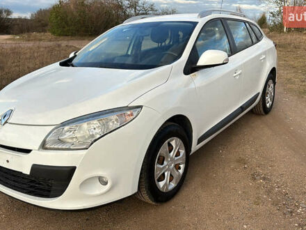 Білий Рено Меган, об'ємом двигуна 1.5 л та пробігом 230 тис. км за 7500 $, фото 1 на Automoto.ua