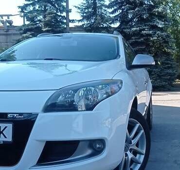 Белый Рено Меган, объемом двигателя 1.4 л и пробегом 157 тыс. км за 8100 $, фото 1 на Automoto.ua