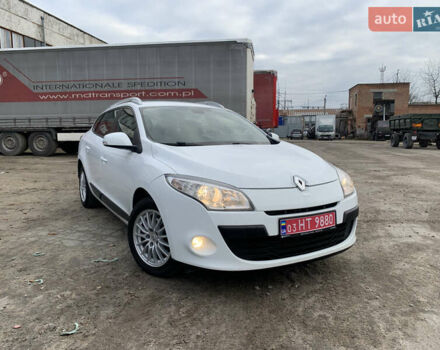 Белый Рено Меган, объемом двигателя 1.5 л и пробегом 221 тыс. км за 7200 $, фото 1 на Automoto.ua