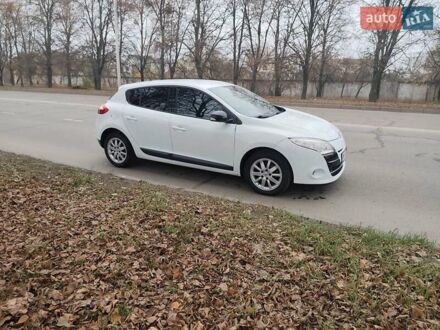 Белый Рено Меган, объемом двигателя 1.6 л и пробегом 168 тыс. км за 7500 $, фото 1 на Automoto.ua