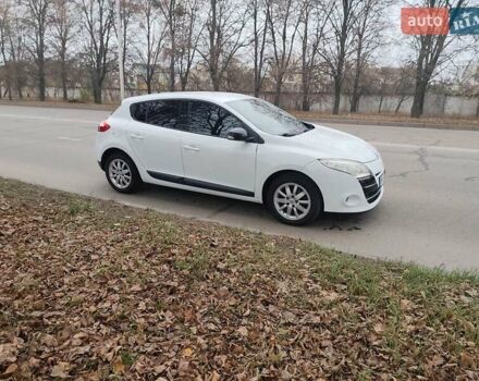 Белый Рено Меган, объемом двигателя 1.6 л и пробегом 168 тыс. км за 7500 $, фото 1 на Automoto.ua