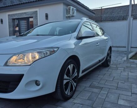 Белый Рено Меган, объемом двигателя 0 л и пробегом 209 тыс. км за 6600 $, фото 1 на Automoto.ua