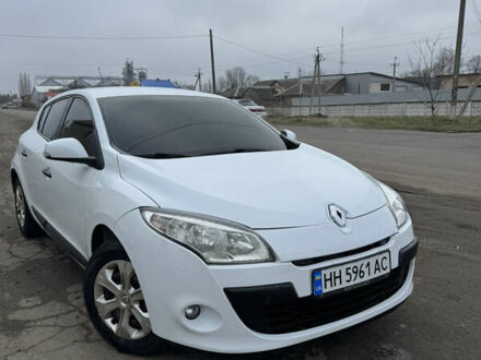 Рено Меган 2011 у Подільськ (Котовськ) на Automoto.ua Білий Рено Меган, об'ємом двигуна 1.5 л та пробігом 180 тис. км за 5800 $, фото 1 на Automoto.ua