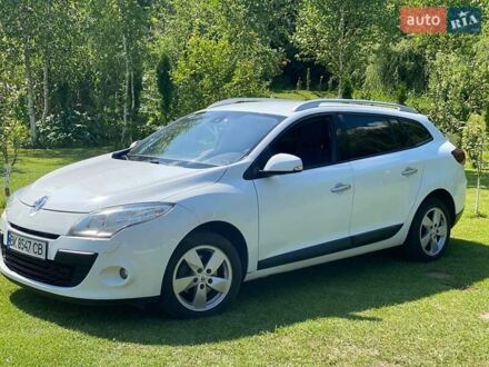 Рено Меган 2011 в Радивилове на Automoto.ua Белый Рено Меган, объемом двигателя 1.46 л и пробегом 296 тыс. км за 6900 $, фото 1 на Automoto.ua