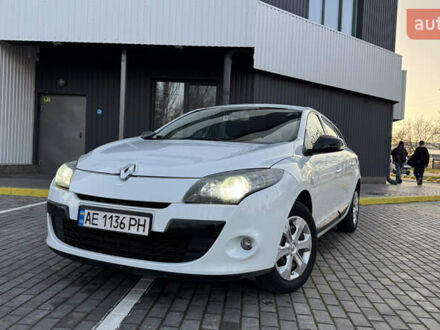 Білий Рено Меган, об'ємом двигуна 1.46 л та пробігом 250 тис. км за 7700 $, фото 1 на Automoto.ua