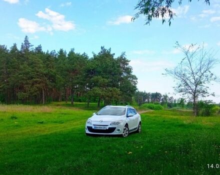 Білий Рено Меган, об'ємом двигуна 1.46 л та пробігом 255 тис. км за 6800 $, фото 1 на Automoto.ua