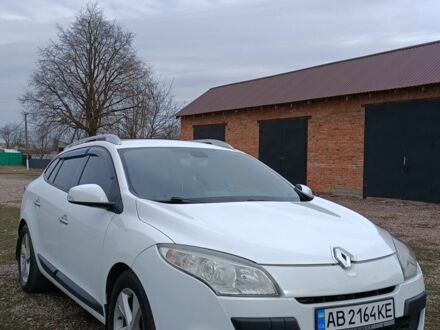 Рено Меган 2011 в Ильинцах на Automoto.ua Белый Рено Меган, объемом двигателя 1.5 л и пробегом 230 тыс. км за 6000 $, фото 1 на Automoto.ua