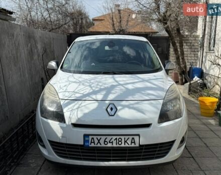 Белый Рено Меган, объемом двигателя 1.4 л и пробегом 201 тыс. км за 7600 $, фото 1 на Automoto.ua