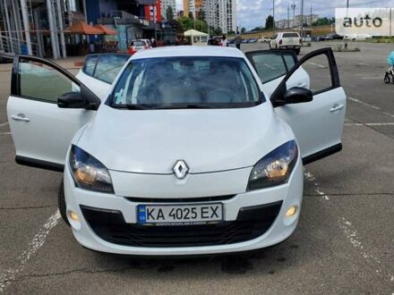 Рено Меган 2011 у Києві на Automoto.ua Білий Рено Меган, об'ємом двигуна 1.5 л та пробігом 270 тис. км за 6550 $, фото 1 на Automoto.ua