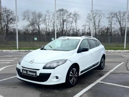 Белый Рено Меган, объемом двигателя 1.5 л и пробегом 261 тыс. км за 5700 $, фото 1 на Automoto.ua