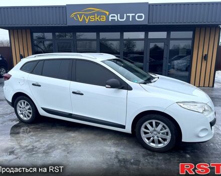 Белый Рено Меган, объемом двигателя 1.6 л и пробегом 21100 тыс. км за 7600 $, фото 1 на Automoto.ua