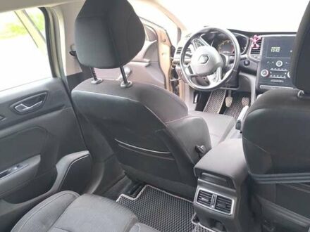 Белый Рено Меган, объемом двигателя 2.3 л и пробегом 230 тыс. км за 11821 $, фото 1 на Automoto.ua