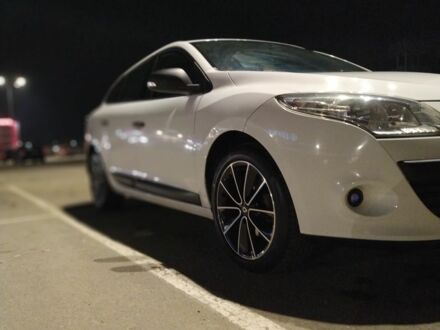 Белый Рено Меган, объемом двигателя 1 л и пробегом 20 тыс. км за 6500 $, фото 1 на Automoto.ua