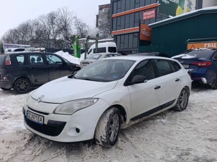 Белый Рено Меган, объемом двигателя 1.5 л и пробегом 260 тыс. км за 5900 $, фото 1 на Automoto.ua