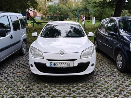 Рено Меган 2011 в Тернополе на Automoto.ua Белый Рено Меган, объемом двигателя 1.46 л и пробегом 268 тыс. км за 6700 $, фото 1 на Automoto.ua