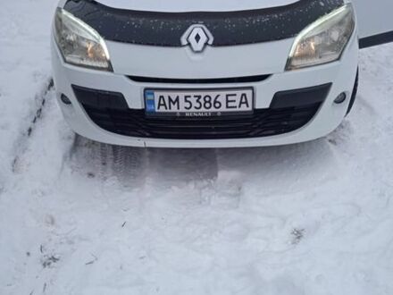 Белый Рено Меган, объемом двигателя 1.46 л и пробегом 198 тыс. км за 5200 $, фото 1 на Automoto.ua