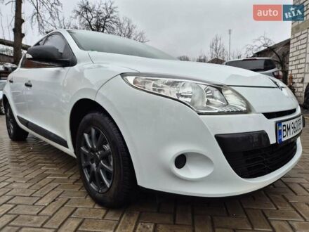 Белый Рено Меган, объемом двигателя 1.6 л и пробегом 175 тыс. км за 7800 $, фото 1 на Automoto.ua