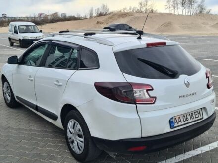 Рено Меган 2011 у Черкасах на Automoto.ua Білий Рено Меган, об'ємом двигуна 1.5 л та пробігом 260 тис. км за 5800 $, фото 1 на Automoto.ua