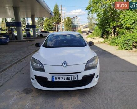Білий Рено Меган, об'ємом двигуна 1.46 л та пробігом 301 тис. км за 6300 $, фото 1 на Automoto.ua