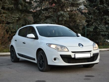 Білий Рено Меган, об'ємом двигуна 1.5 л та пробігом 147 тис. км за 7800 $, фото 1 на Automoto.ua
