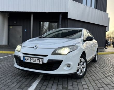 Белый Рено Меган, объемом двигателя 1.5 л и пробегом 250 тыс. км за 7700 $, фото 1 на Automoto.ua