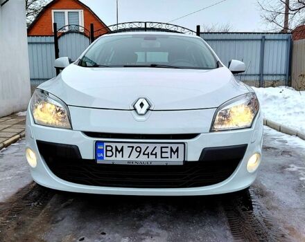 Белый Рено Меган, объемом двигателя 1.6 л и пробегом 1400 тыс. км за 7600 $, фото 1 на Automoto.ua