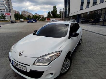Рено Меган 2011 в Днепре (Днепропетровске) на Automoto.ua Белый Рено Меган, объемом двигателя 1.5 л и пробегом 184 тыс. км за 8500 $, фото 1 на Automoto.ua