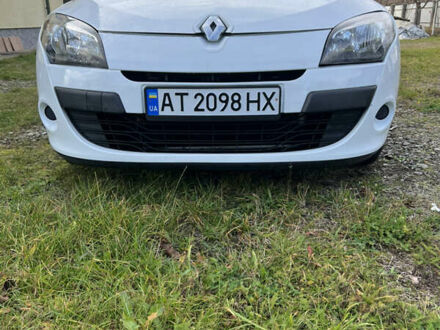 Белый Рено Меган, объемом двигателя 1.6 л и пробегом 209 тыс. км за 6500 $, фото 1 на Automoto.ua