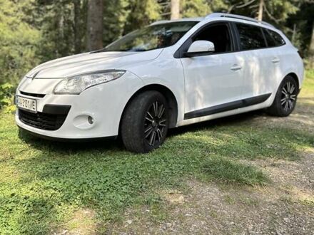 Белый Рено Меган, объемом двигателя 1.46 л и пробегом 255 тыс. км за 7500 $, фото 1 на Automoto.ua