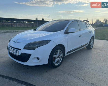 Белый Рено Меган, объемом двигателя 1.5 л и пробегом 235 тыс. км за 7200 $, фото 1 на Automoto.ua