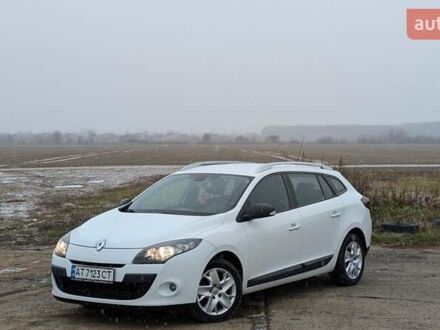 Рено Меган 2011 в Калуше на Automoto.ua Белый Рено Меган, объемом двигателя 1.46 л и пробегом 223 тыс. км за 7100 $, фото 1 на Automoto.ua