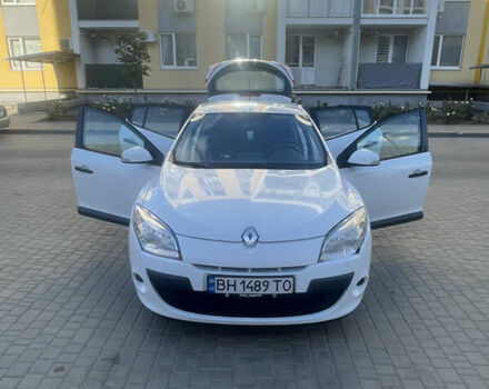 Білий Рено Меган, об'ємом двигуна 1.46 л та пробігом 276 тис. км за 5500 $, фото 1 на Automoto.ua