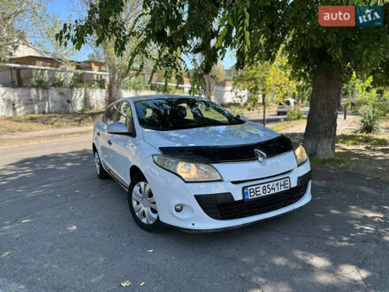 Белый Рено Меган, объемом двигателя 1.46 л и пробегом 274 тыс. км за 5300 $, фото 1 на Automoto.ua