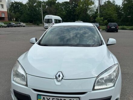 Белый Рено Меган, объемом двигателя 1.6 л и пробегом 215 тыс. км за 6800 $, фото 1 на Automoto.ua