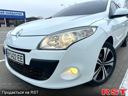 Белый Рено Меган, объемом двигателя 1.5 л и пробегом 234 тыс. км за 6999 $, фото 1 на Automoto.ua
