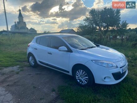 Білий Рено Меган, об'ємом двигуна 1.46 л та пробігом 243 тис. км за 5500 $, фото 1 на Automoto.ua