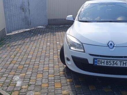 Білий Рено Меган, об'ємом двигуна 1.5 л та пробігом 434 тис. км за 5600 $, фото 1 на Automoto.ua
