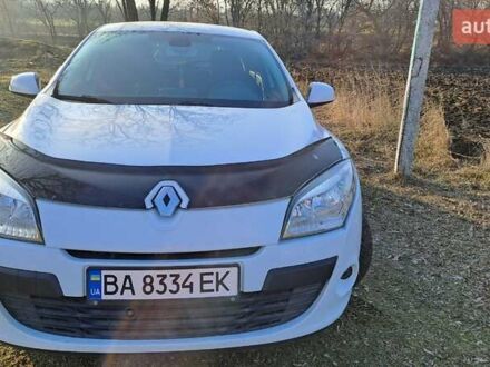 Рено Меган 2011 в Новомиргороде на Automoto.ua Белый Рено Меган, объемом двигателя 1.4 л и пробегом 207 тыс. км за 6500 $, фото 1 на Automoto.ua