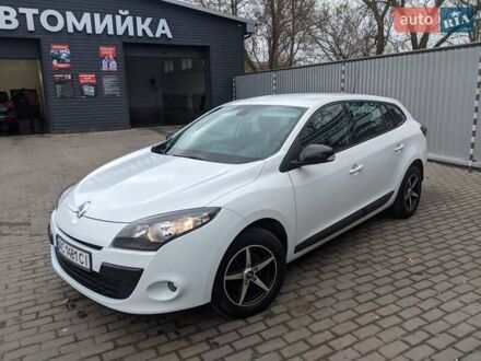 Рено Меган 2011 у Александрие на Automoto.ua Білий Рено Меган, об'ємом двигуна 1.46 л та пробігом 273 тис. км за 7250 $, фото 1 на Automoto.ua