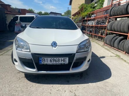 Белый Рено Меган, объемом двигателя 1.5 л и пробегом 170 тыс. км за 8300 $, фото 1 на Automoto.ua