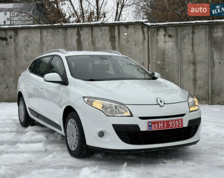 Белый Рено Меган, объемом двигателя 1.6 л и пробегом 250 тыс. км за 7100 $, фото 1 на Automoto.ua
