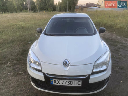 Білий Рено Меган, об'ємом двигуна 1.46 л та пробігом 223 тис. км за 6000 $, фото 1 на Automoto.ua