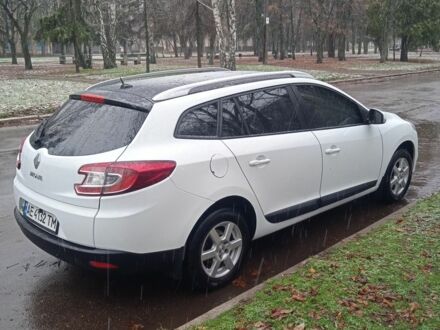 Белый Рено Меган, объемом двигателя 1.5 л и пробегом 297 тыс. км за 7000 $, фото 1 на Automoto.ua