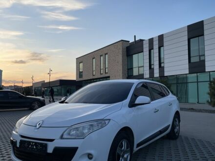 Білий Рено Меган, об'ємом двигуна 1.5 л та пробігом 278 тис. км за 5600 $, фото 1 на Automoto.ua