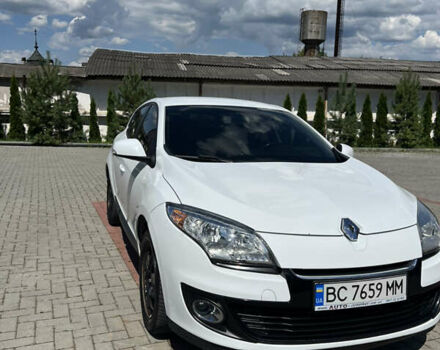 Білий Рено Меган, об'ємом двигуна 1.46 л та пробігом 271 тис. км за 6800 $, фото 1 на Automoto.ua